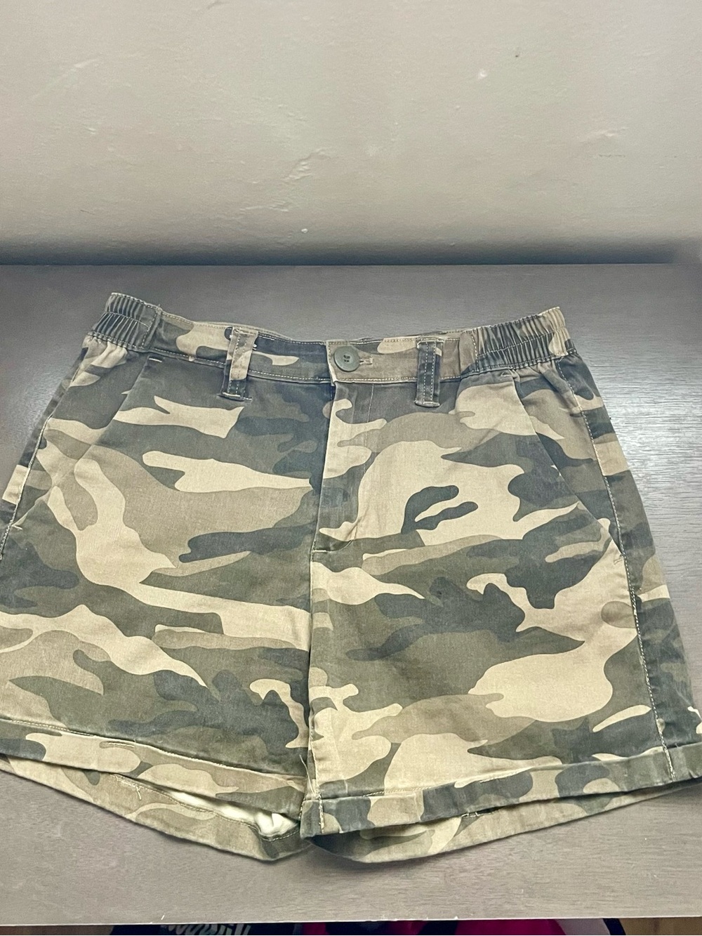 Women’s Camo Cargo Shorts - Olive Green